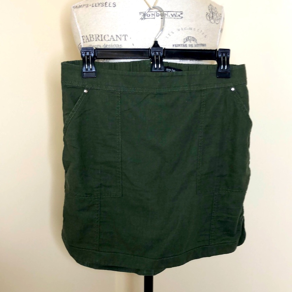 White House Black Market Skirt Size 6